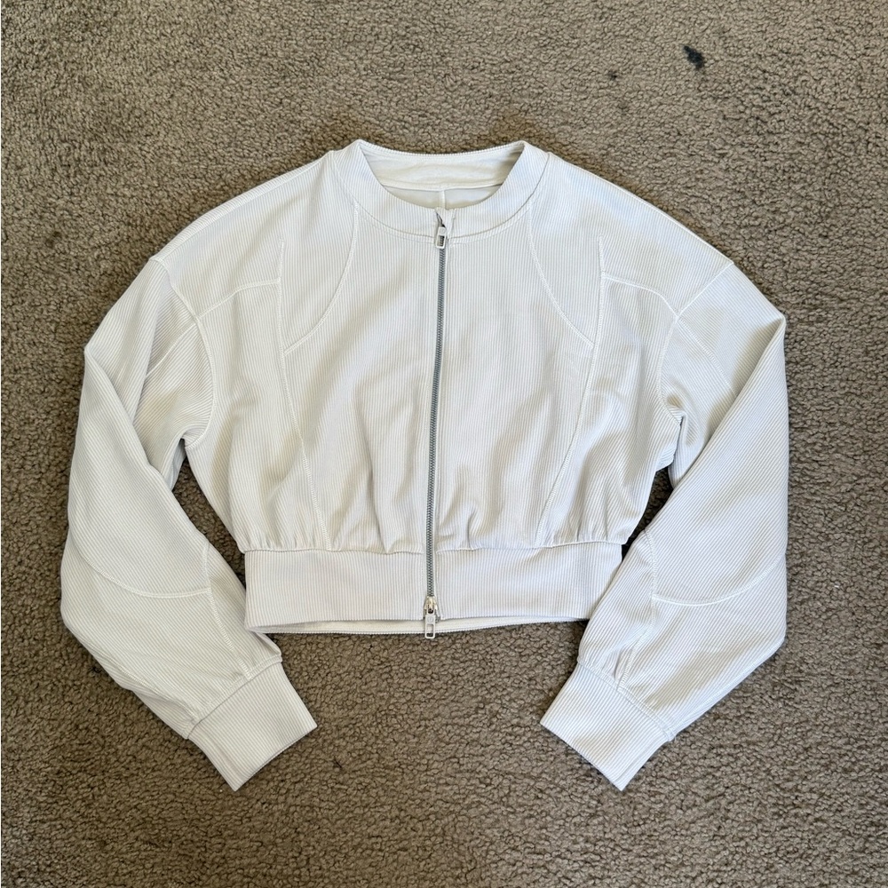 lululemon - ribbed softstreme cropped jacket
